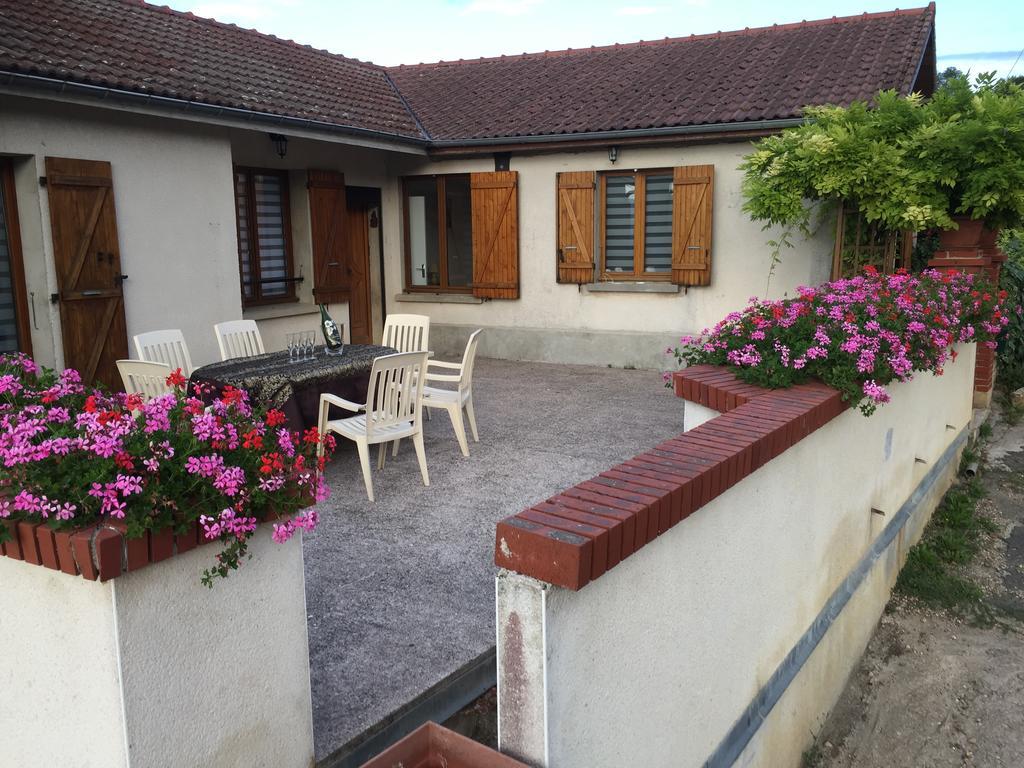 Вилла La Loge Du Vigneron Vauciennes  Экстерьер фото